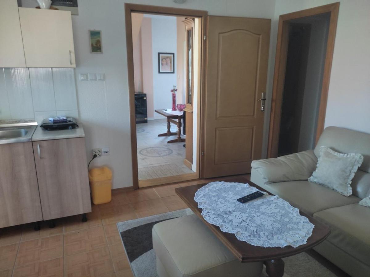 Appartement Apartman Hujic à Bihać Extérieur photo